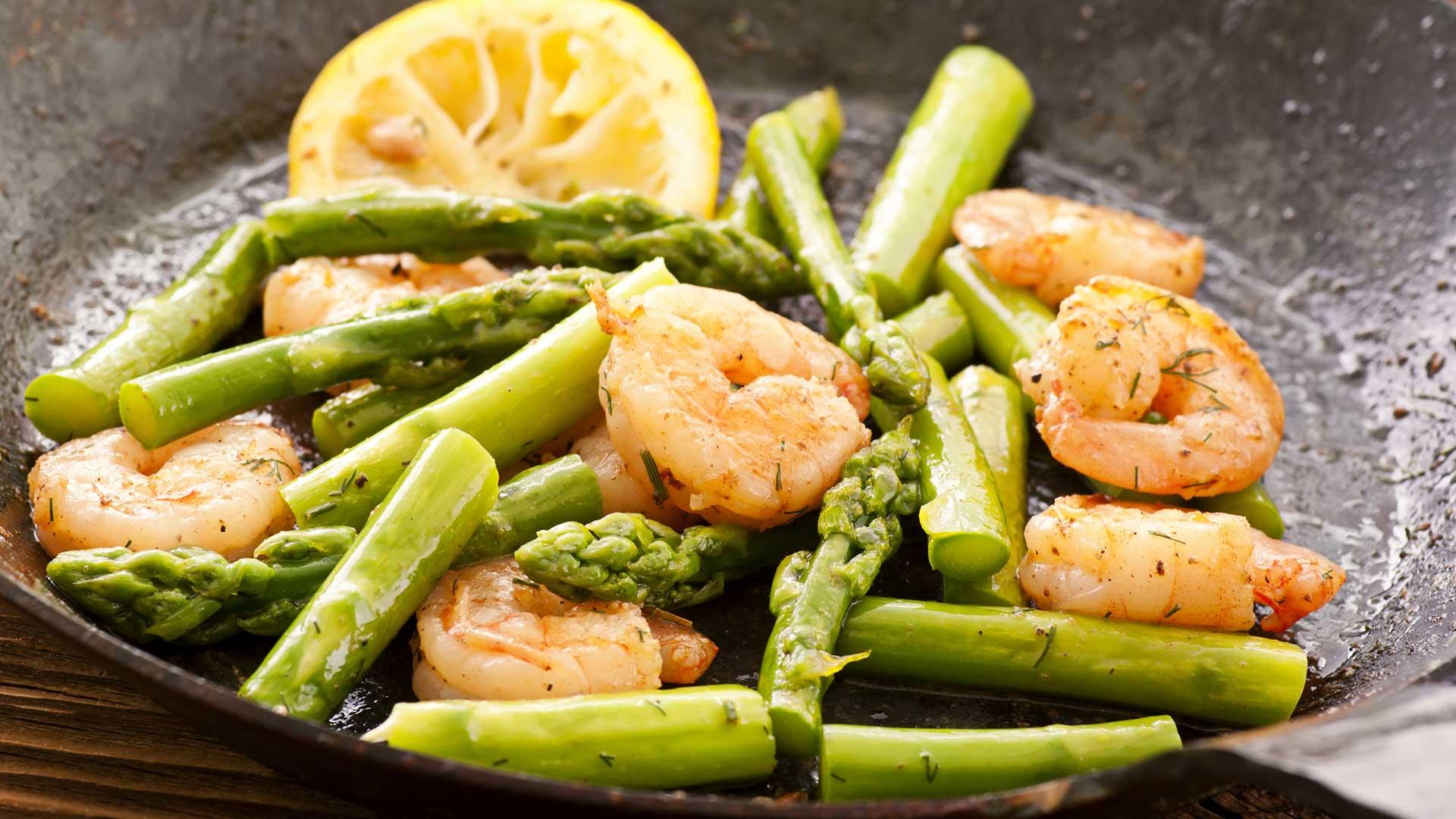 Asperges-rôties-à-la-vanille-et-crevettes-grillées Épices Fuchs