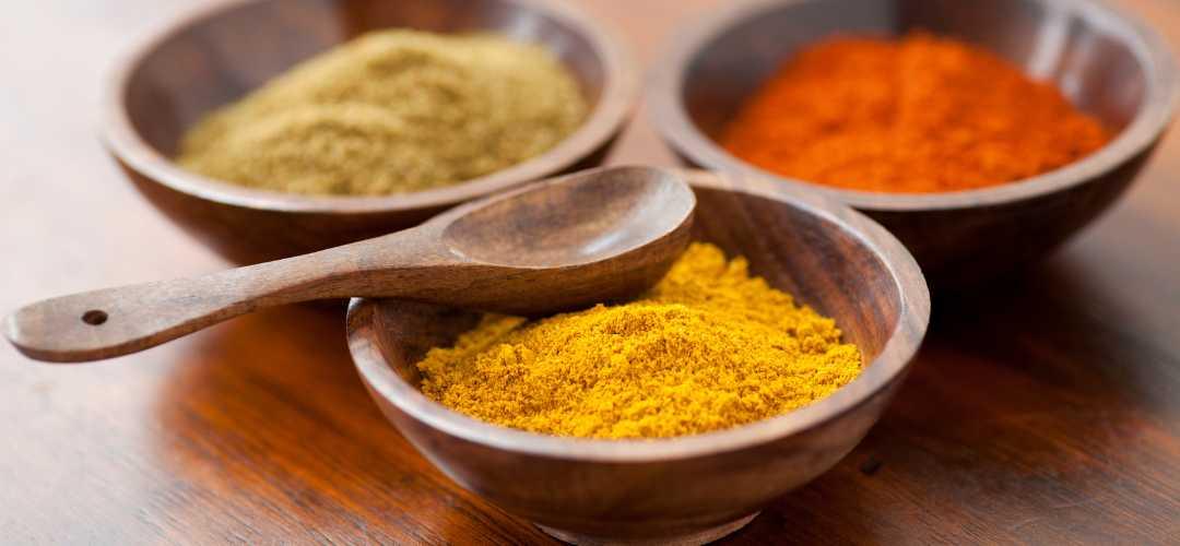 Quelle est la différence entre le curry et le curcuma ? - Épices Fuchs