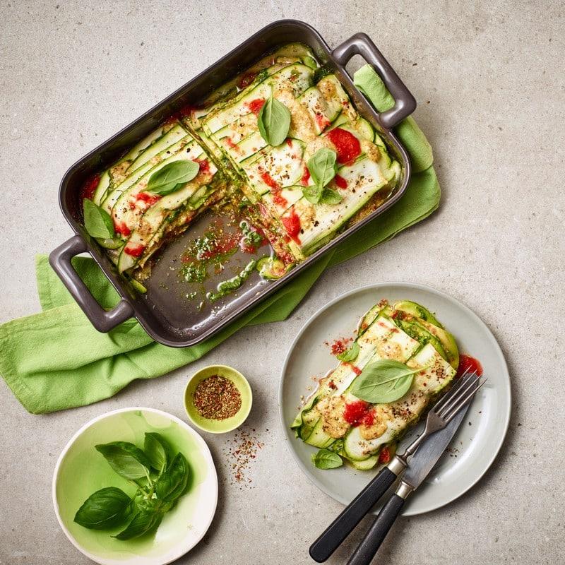 Lasagnes crues vegan courgettes tomates avocats pesto roquette et crème oléagineux au paprika Fuchs