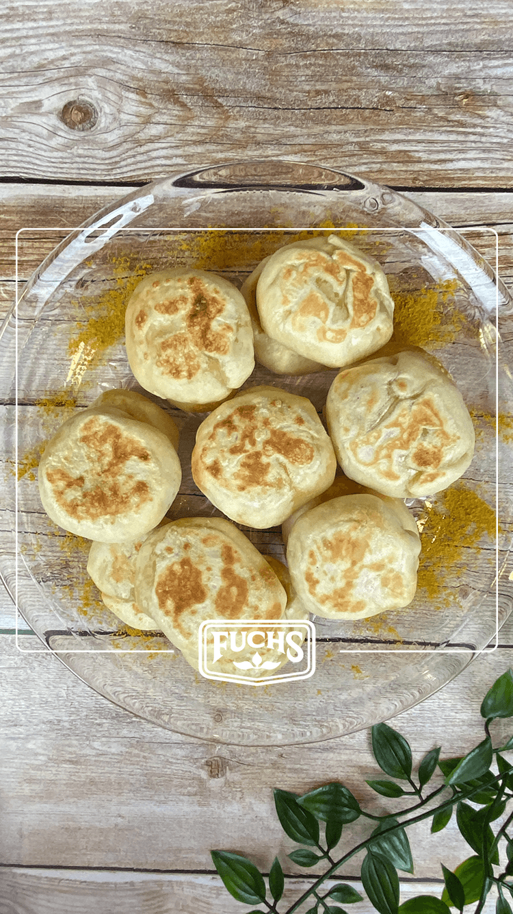 Naans poulet curry fourrés au cheddar fondant, dorés à la poêle et finis au four, parfumés au curry Gold Fuchs
