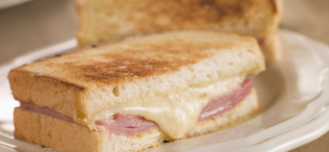 Croque-monsieur AirFryer : la recette facile en 12 minutes avec ou sans béchamel Épices Fuchs