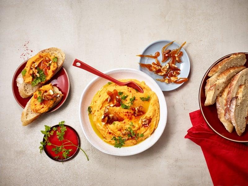 Houmous de patate douce et noix caramélisées