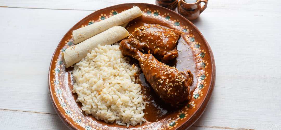recette mole mexicain au poulet accompagné du riz