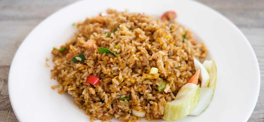 Nasi Goreng au poulet — le riz frit indonésien signature Épices Fuchs