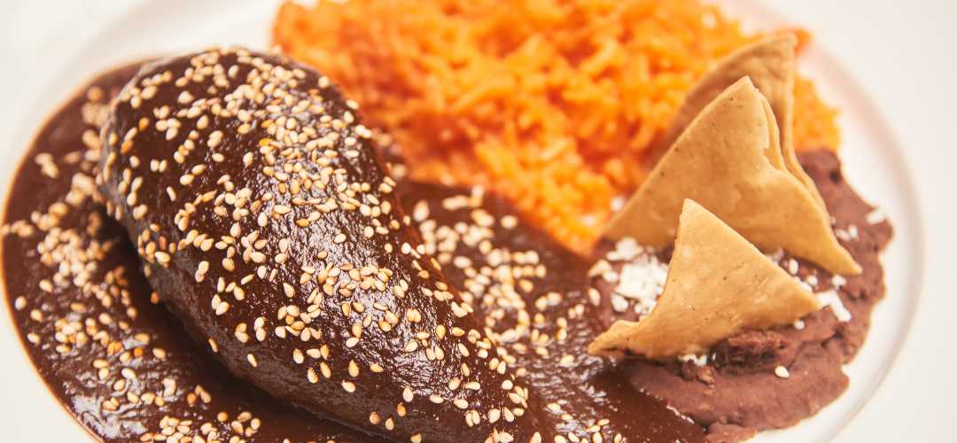 Sauce mole mexique sauce cannelle pour viande et poulet. 