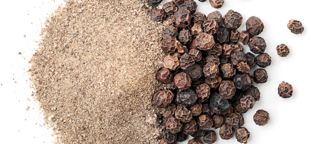Poivre entier vs poivre moulu : différences aromatiques et choix Épices Fuchs