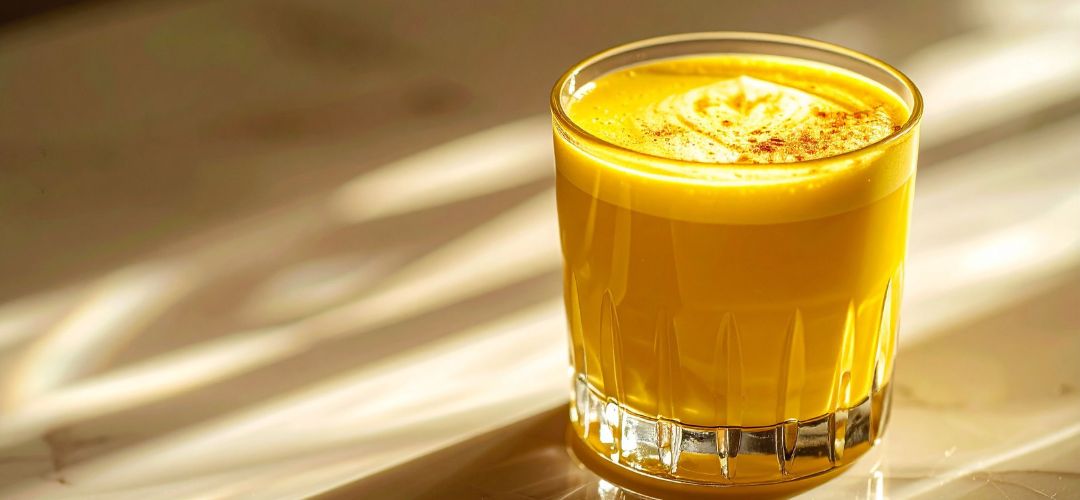 Lait d'or (golden milk) au curcuma maison Épices Fuchs