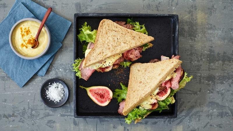 Sandwich-au-rosbif-poivré-et-mayonnaise-au-curcuma Épices Fuchs