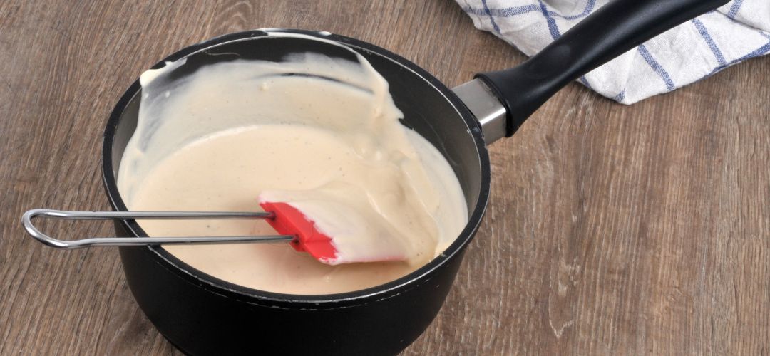 Sauce béchamel maison à la noix de muscade — méthode traditionnelle et micro-ondes Épices Fuchs