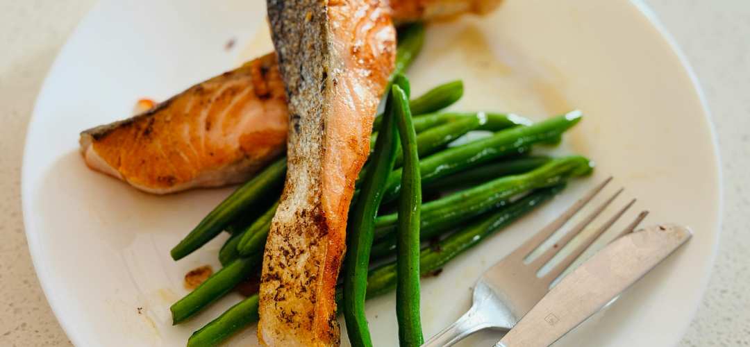 Recette du saumon cuit à l'Airfryer avec le mélange d'épices Airfryer Fuchs.